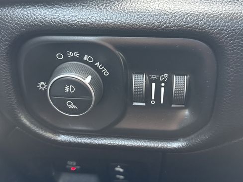 Used 2019 RAM 1500 Big Horn image 31