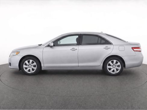 Used 2010 Toyota Camry FWD image 6