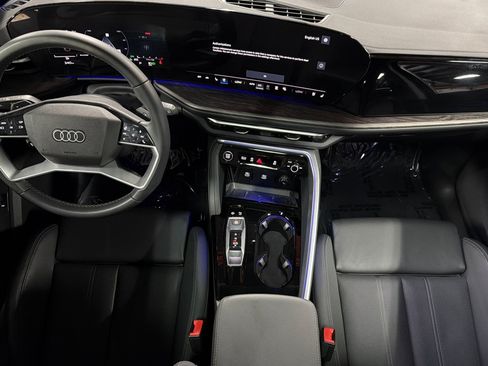 Used 2025 Audi Q5 Premium Plus w/ Premium Plus AWD/4WD image 12
