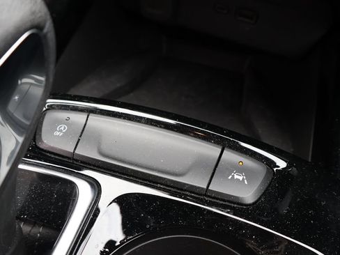 Used 2025 Chevrolet Trax ACTIV w/ Sunroof Package FWD image 29