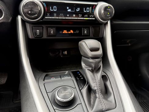 Certified 2024 Toyota RAV4 XLE w/ Convenience Package AWD/4WD image 18