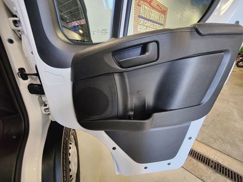 Used 2025 RAM ProMaster 2500 w/ Convenience Group FWD image 13