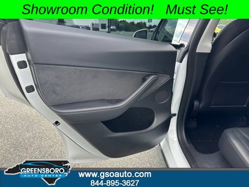 Used 2022 Tesla Model Y Performance AWD/4WD image 25