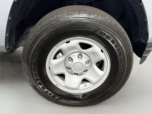 Used 2021 Toyota Tacoma SR5 image 31