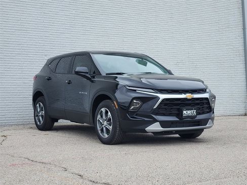 New 2026 Chevrolet Blazer LT image 2