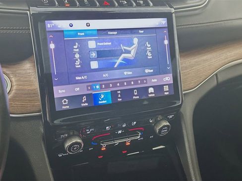 Used 2023 Jeep Grand Cherokee Summit image 18