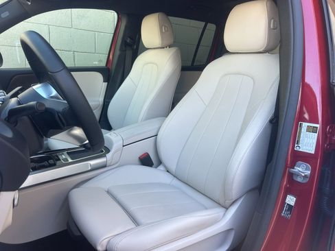 Used 2026 Mercedes-Benz GLB 250 image 9