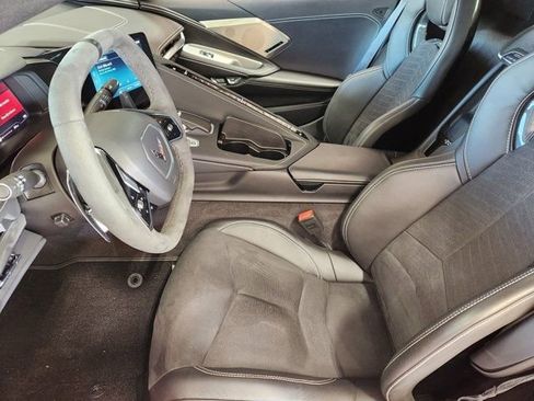 Used 2024 Chevrolet Corvette Stingray Preferred Conv w/ 2LT image 4