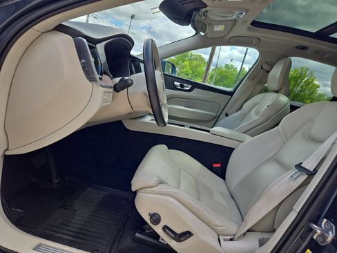 Used 2019 Volvo XC60 T5 Inscription w/ Protection Package Premier AWD/4WD image 16