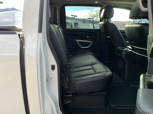 Used 2020 Nissan Titan SL w/ Moonroof Package image 24