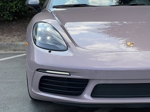 Used 2022 Porsche 718 Cayman image 4