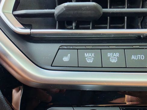 Used 2023 BMW X3 xDrive30i AWD/4WD image 17