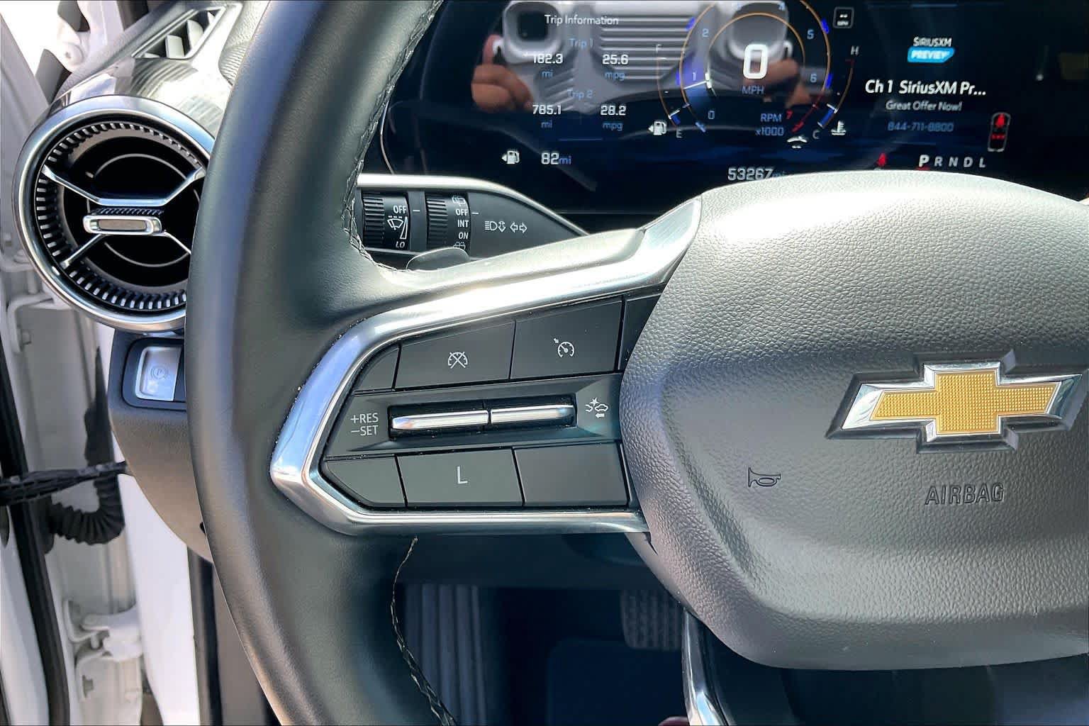 Used 2025 Chevrolet Equinox LT w/ Convenience Package II FWD image 23