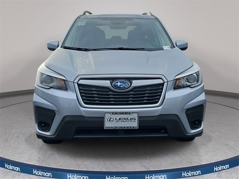 Used 2020 Subaru Forester Premium image 3