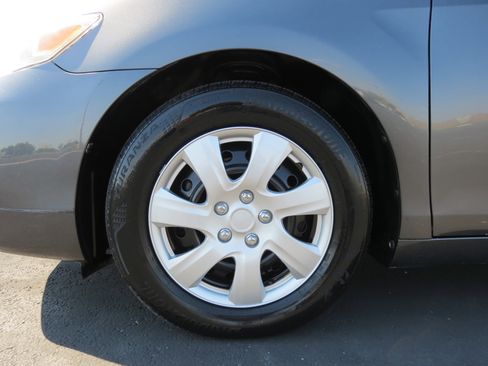 Used 2010 Toyota Camry SE image 35