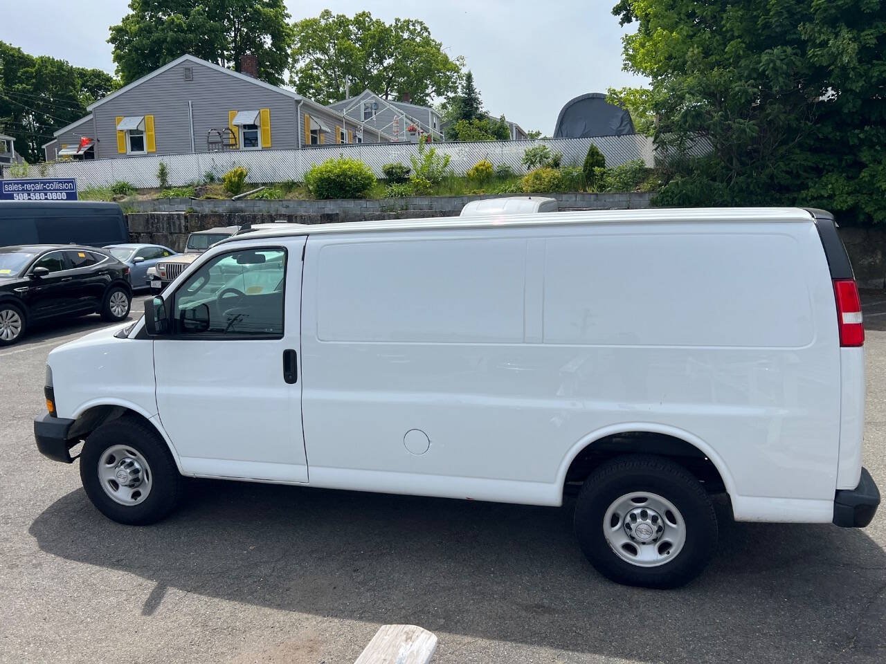 Used 2019 Chevrolet Express 2500 RWD image 9