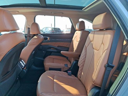 Certified 2023 Kia Sorento SX Prestige image 9