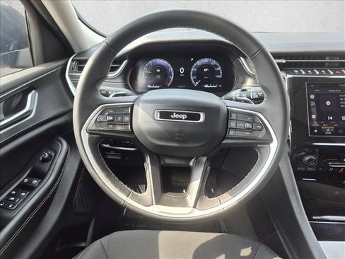 Used 2023 Jeep Grand Cherokee L Laredo AWD/4WD image 13