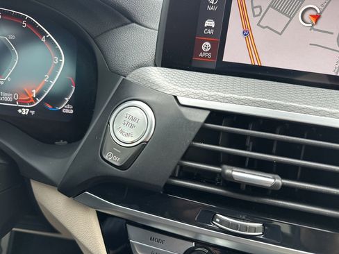 Used 2021 BMW X4 xDrive30i w/ M Sport Package image 17