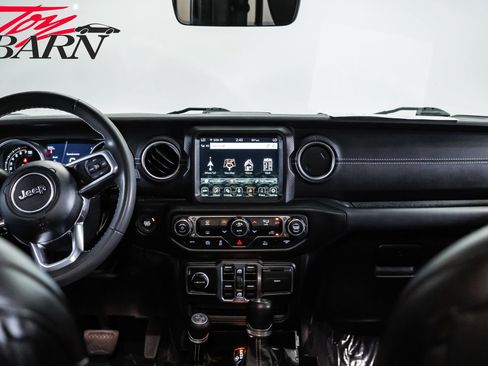 Used 2023 Jeep Wrangler Unlimited Sahara AWD/4WD image 39
