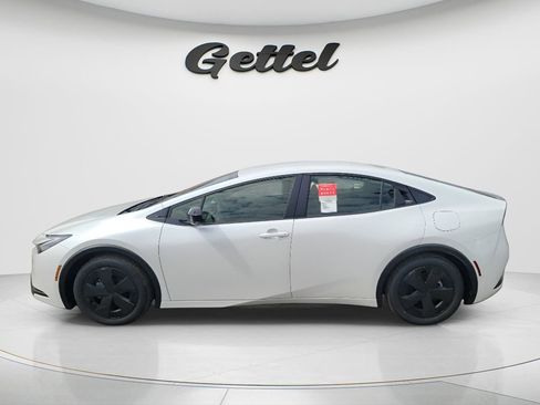 New 2026 Toyota Prius Plug-In Hybrid image 7