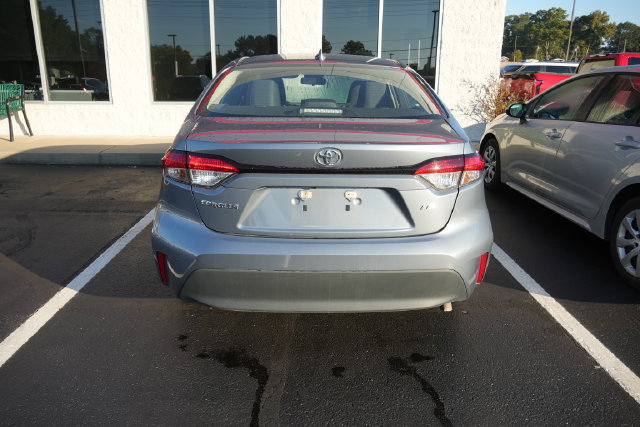 Used 2025 Toyota Corolla LE FWD image 16