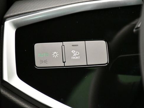 Certified 2025 Audi Q3 2.0T Premium Plus w/ Premium Plus Package image 22