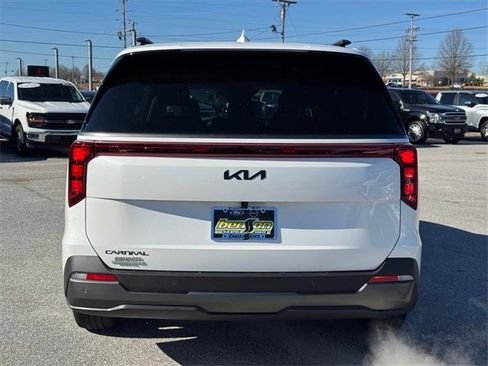 Used 2026 Kia Carnival SX w/ SX Dark Edition Package image 4