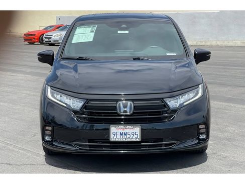 Used 2023 Honda Odyssey Sport image 9