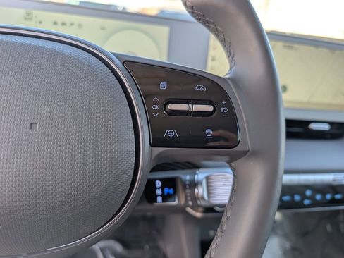 Used 2024 Hyundai Ioniq 5 Limited image 25