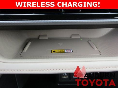 Used 2023 Toyota Highlander Platinum image 23