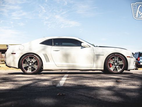 Used 2010 Chevrolet Camaro SS w/ RS Package image 20