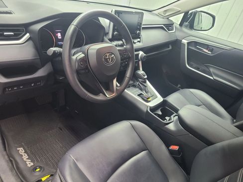 Used 2020 Toyota RAV4 XLE Premium AWD/4WD image 24