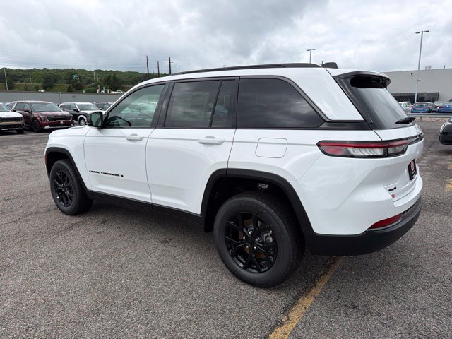 New 2026 Jeep Grand Cherokee Altitude AWD/4WD image 5