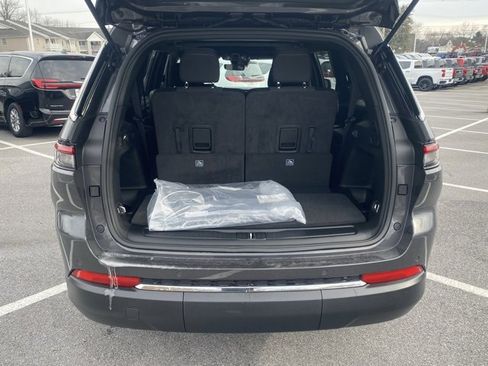 New 2025 Jeep Grand Cherokee L Laredo image 7