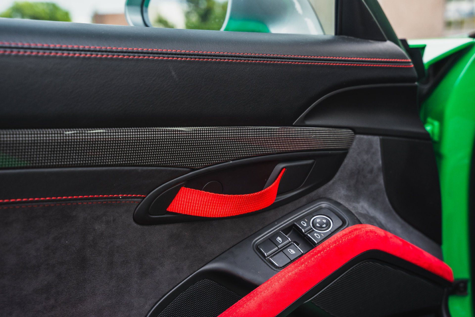 Used 2018 Porsche 911 GT2 RS RWD image 40