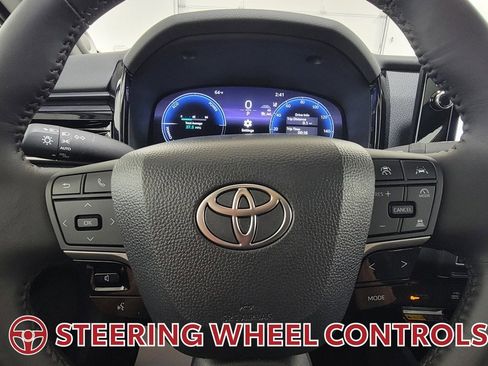 Used 2026 Toyota Camry XLE w/ Premium Package AWD/4WD image 17