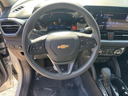 Used 2025 Chevrolet TrailBlazer LT FWD image 29