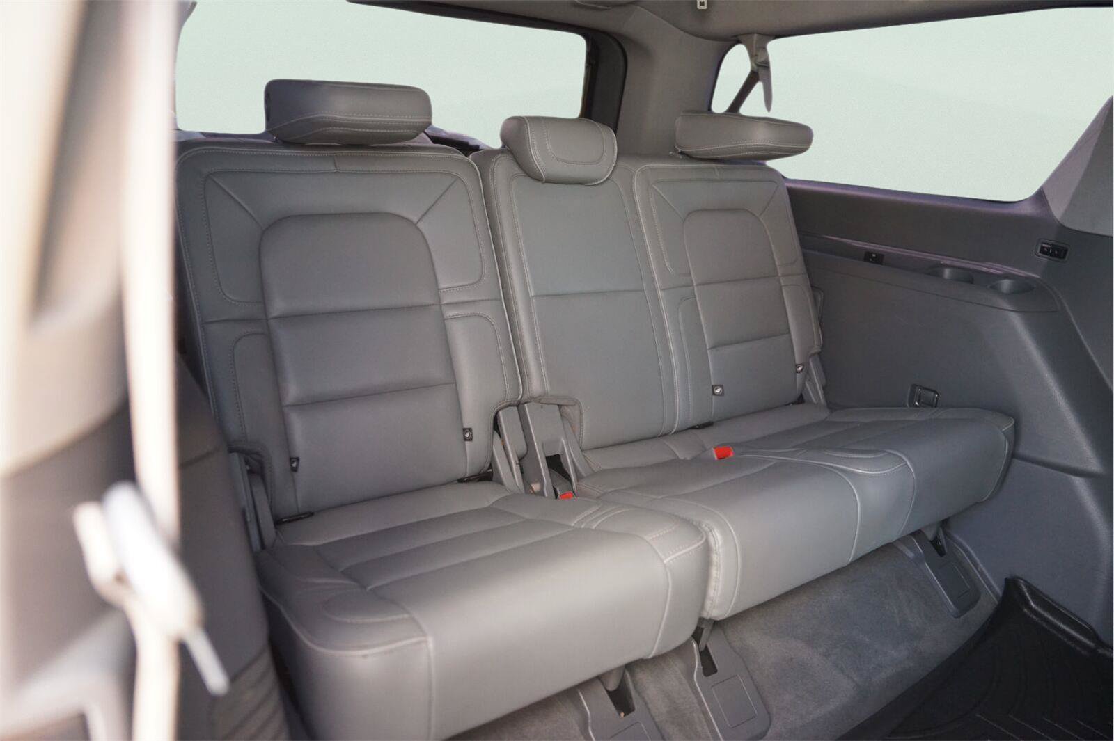 Used 2019 Lincoln Navigator L Select w/ Technology Package RWD image 16