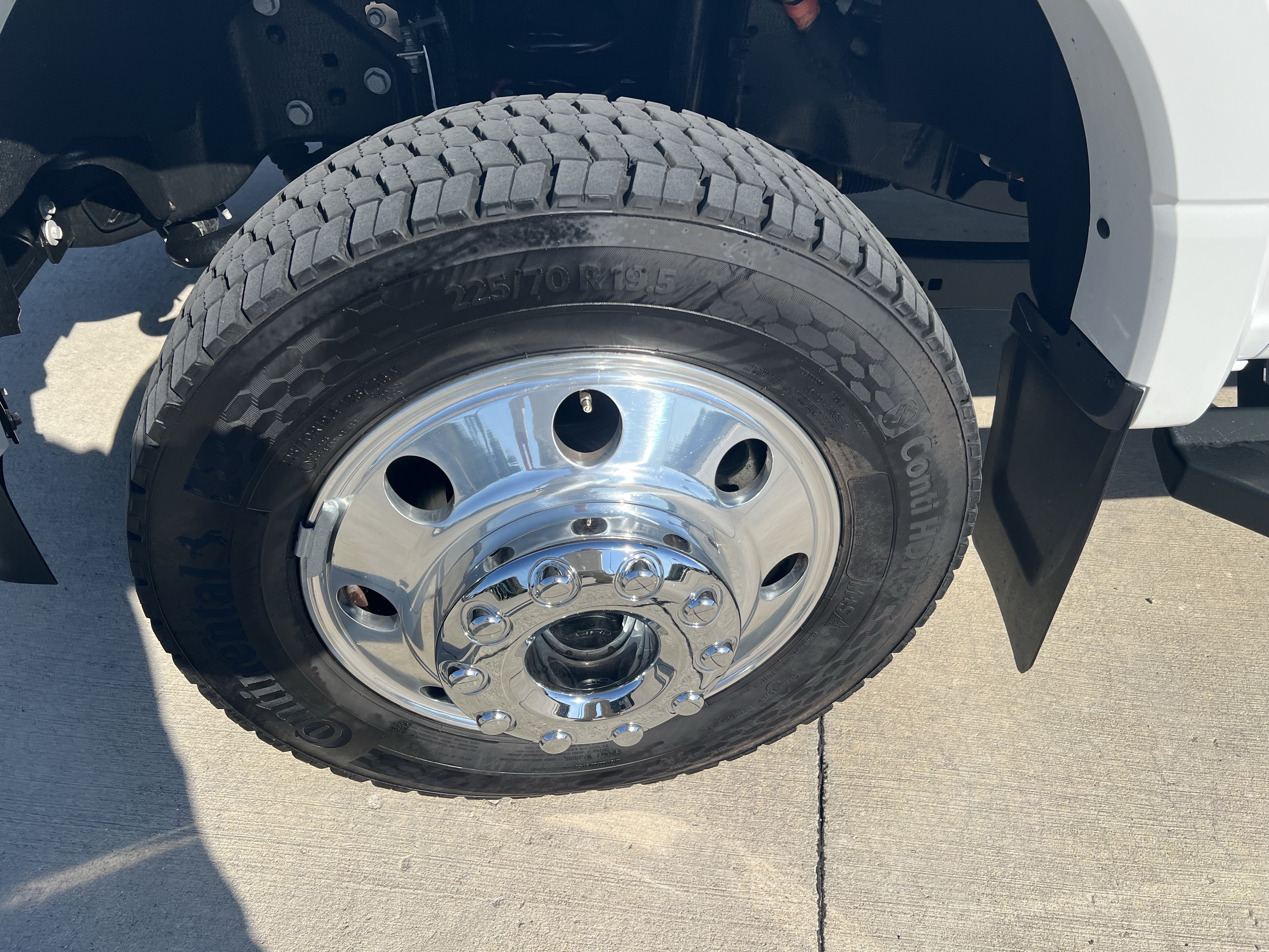 Used 2026 Ford F450 Lariat w/ FX4 Off-Road Package AWD/4WD image 2