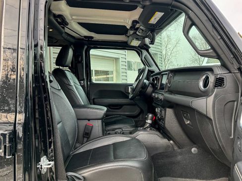 Used 2023 Jeep Wrangler Unlimited Sahara w/ Dual Top Group image 12