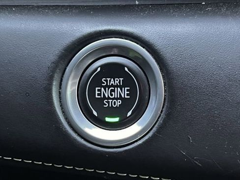 Used 2022 Cadillac Escalade ESV Sport Platinum image 19