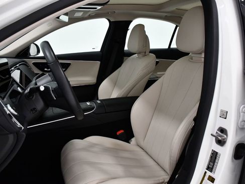 Used 2024 Mercedes-Benz E 350 4MATIC Sedan image 19
