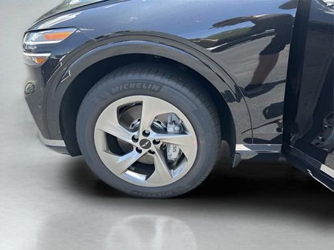 New 2026 Genesis GV70 2.5T Advanced image 17