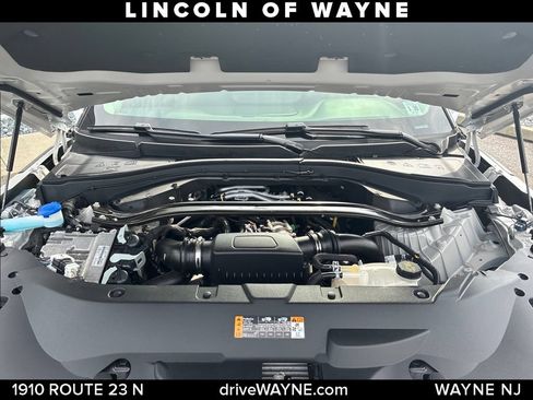 Certified 2025 Lincoln Aviator AWD image 29