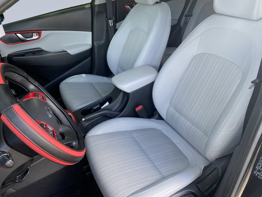 Certified 2022 Hyundai Kona SEL w/ Convenience Package FWD image 11