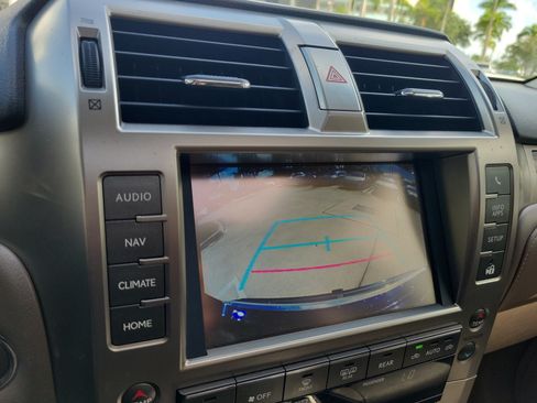 Used 2019 Lexus GX 460 Premium AWD/4WD image 29