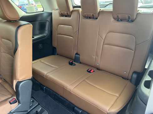 Certified 2024 Nissan Pathfinder Platinum w/ Lighting Package (N92) image 15