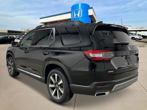 New 2025 Honda Pilot Elite image 3