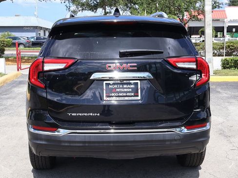 Used 2024 GMC Terrain SLT FWD image 12